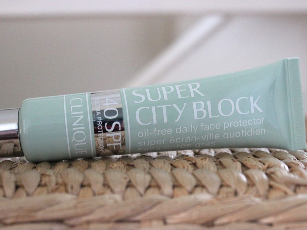 Cách chọn kem chống nắng cho da nhạy cảm: Clinique Super City Block SPF40