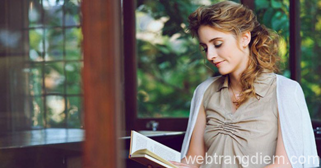 Đọc sách là phong cách sống của phụ nữ Pháp
