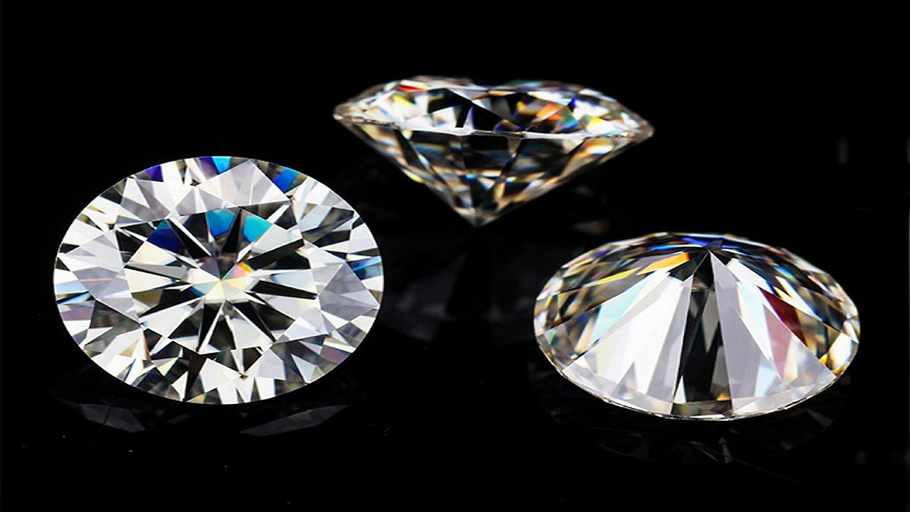 Kim cương VS2 tự nhiên là loại đá đính răng cao cấp và tinh khiết nhất